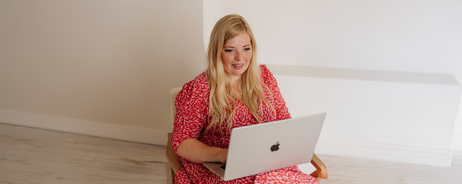 Hoe een freelance grafisch ontwerper je merk rust en consistentie geeft